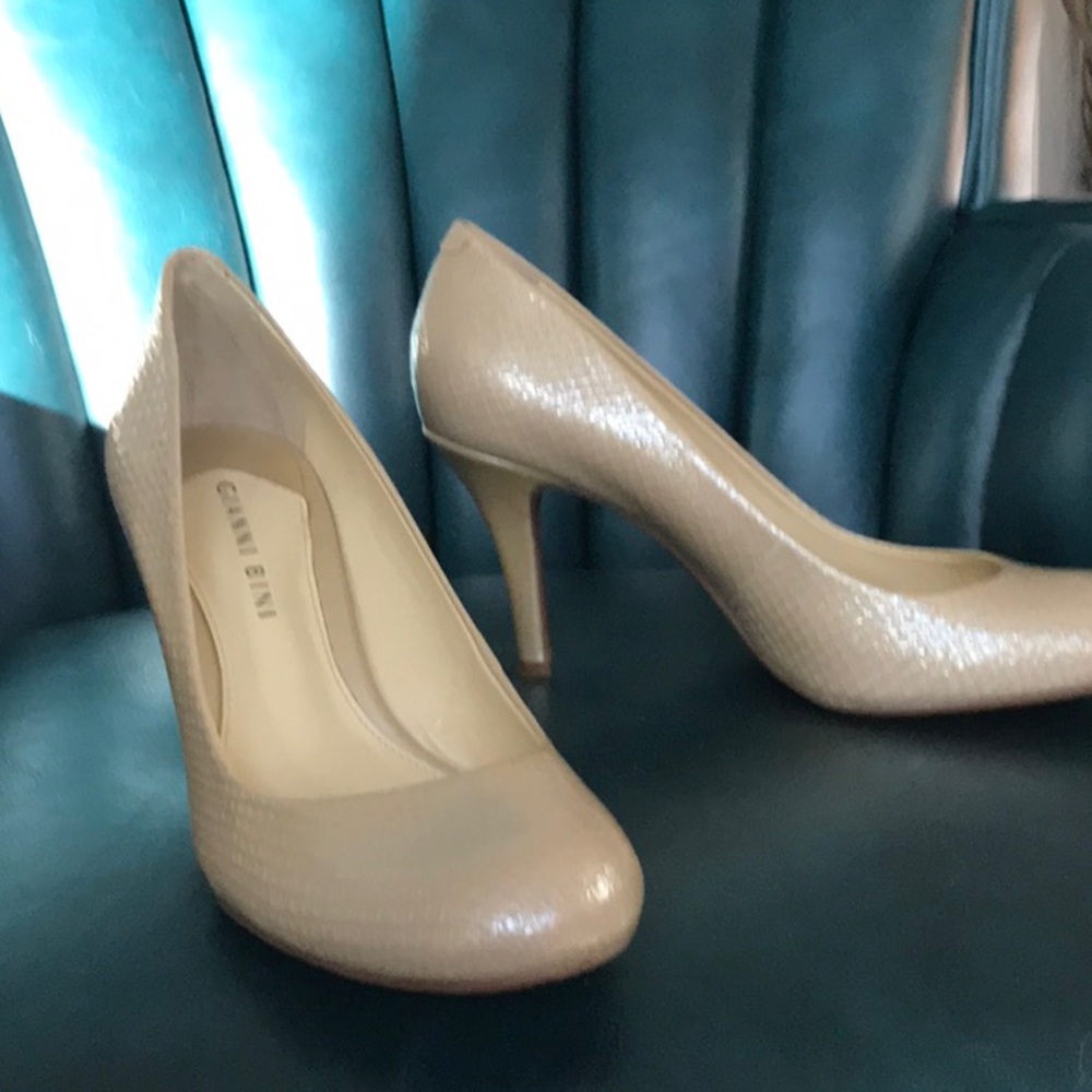NIB Gianni Bini leather snakeskin textured pearlized pumps 8M Becca1 Sander